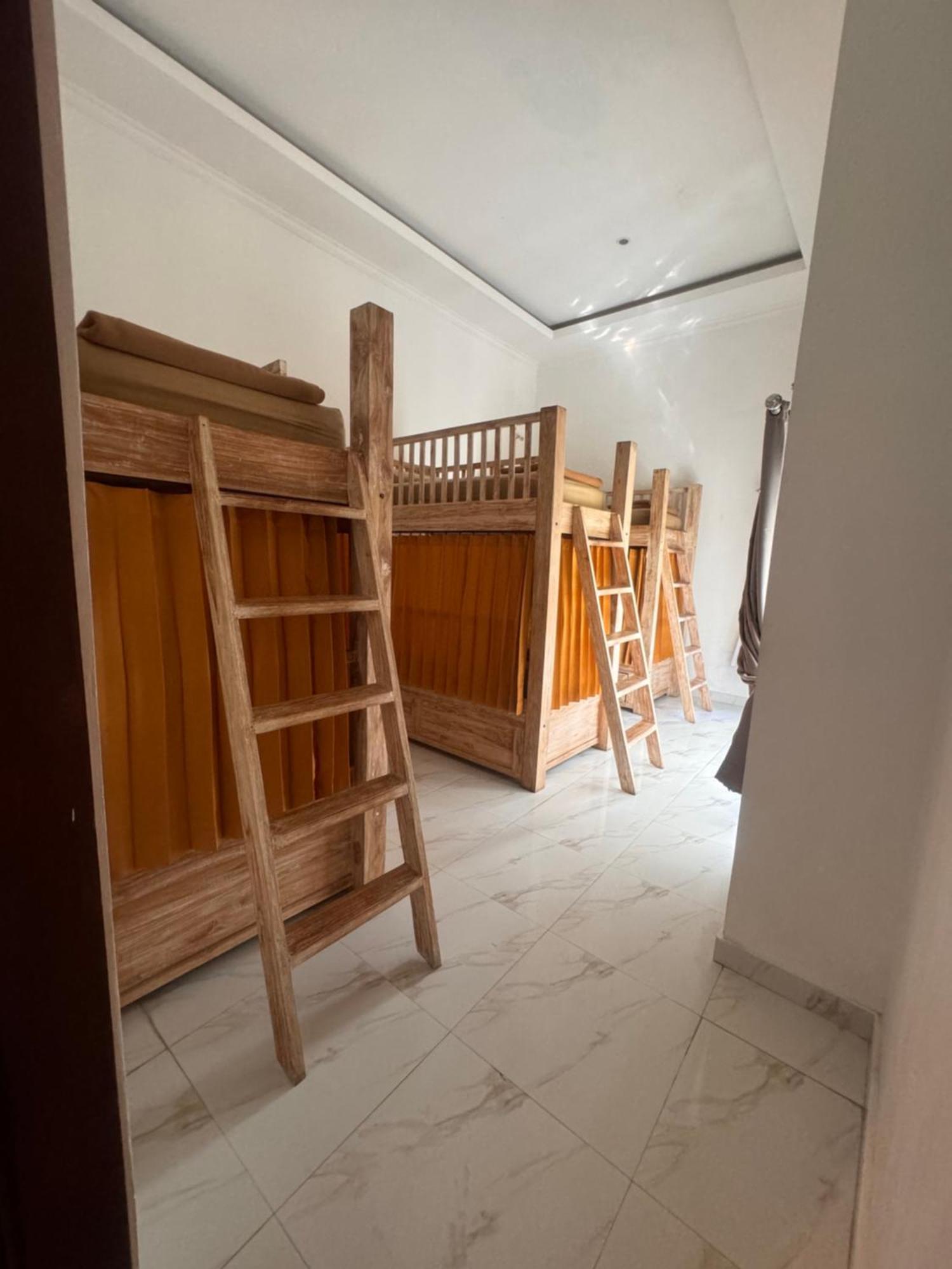Dream Beach Hostel Lembongan Exterior photo