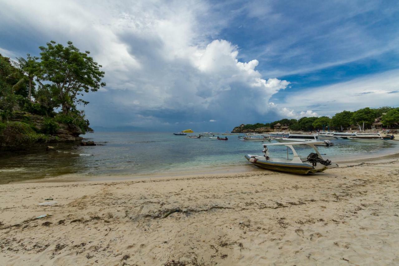 Dream Beach Hostel Lembongan Exterior photo